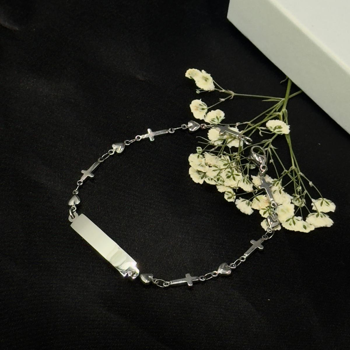 Pulsera Fina Cruz y Corazon